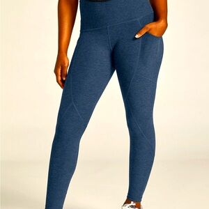 Beyond Yoga, super soft leggings. Navy. Small.